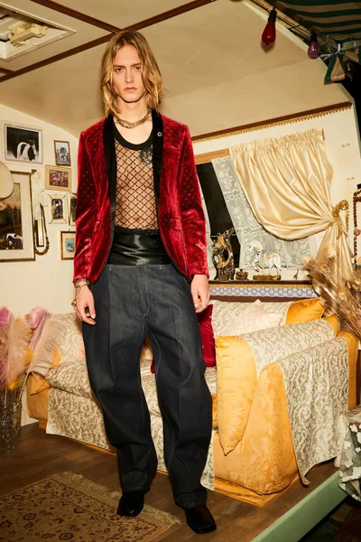 Look 17